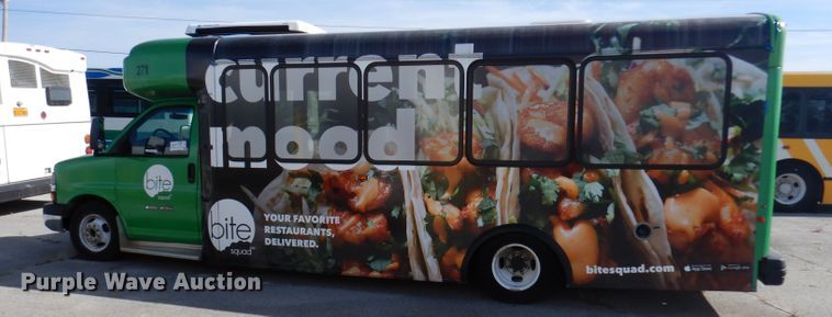 image for item DY9581 2010 Chevrolet Express G4500  shuttle bus