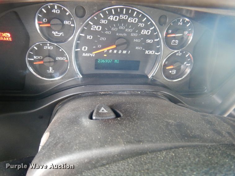 image for item DY9581 2010 Chevrolet Express G4500  shuttle bus