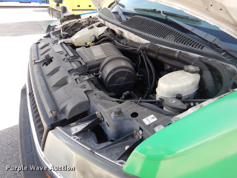 image for item DY9581 2010 Chevrolet Express G4500  shuttle bus