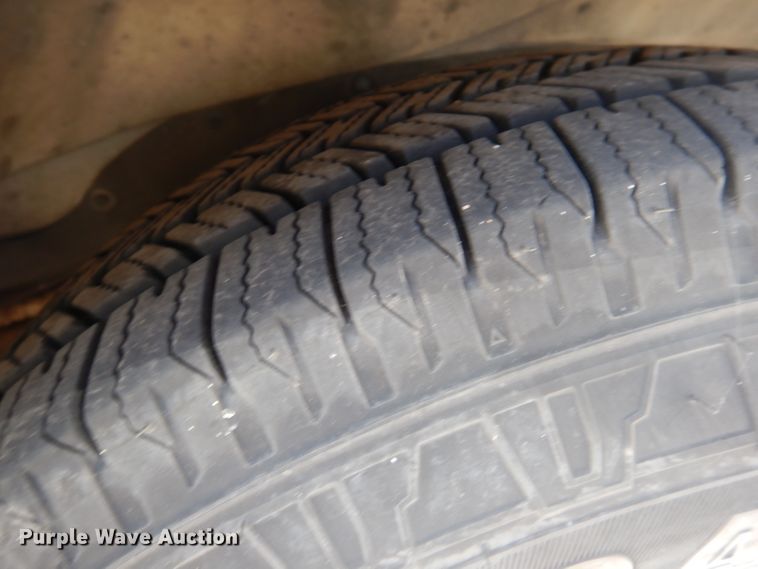 image for item DY9581 2010 Chevrolet Express G4500  shuttle bus