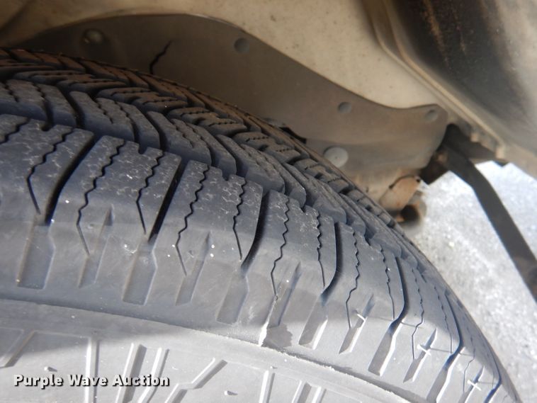 image for item DY9581 2010 Chevrolet Express G4500  shuttle bus