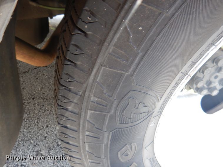 image for item DY9581 2010 Chevrolet Express G4500  shuttle bus