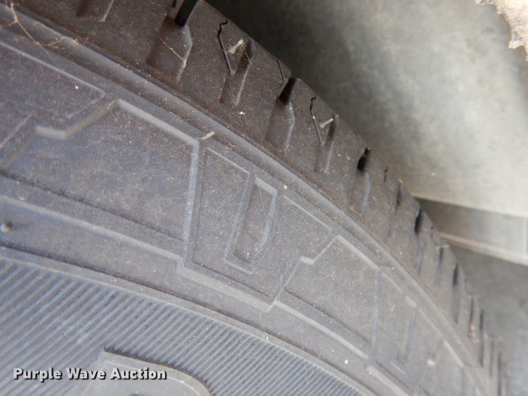 image for item DY9581 2010 Chevrolet Express G4500  shuttle bus