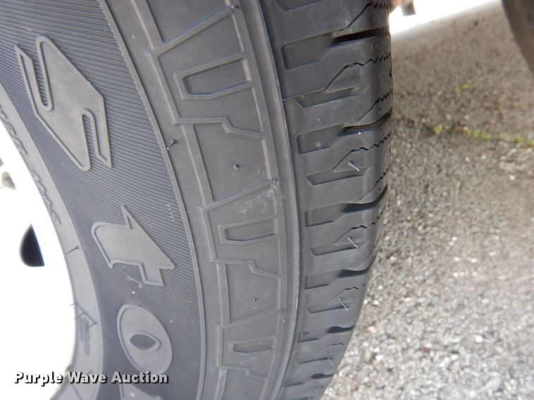 image for item DY9581 2010 Chevrolet Express G4500  shuttle bus