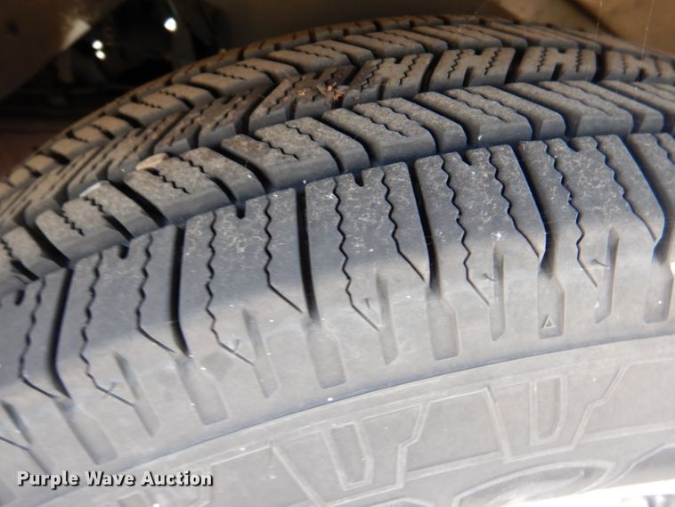 image for item DY9581 2010 Chevrolet Express G4500  shuttle bus