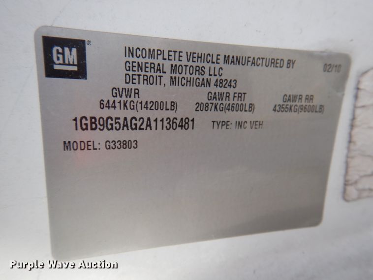 image for item DY9581 2010 Chevrolet Express G4500  shuttle bus