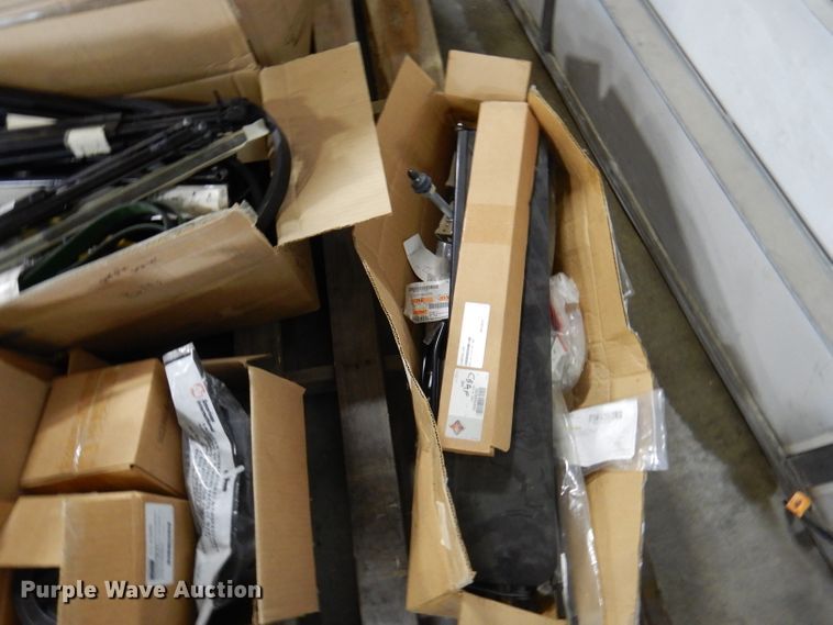 image for item DY9594 Bus parts