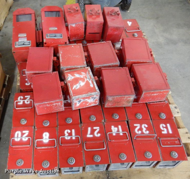 image for item DY9596 Metal fare boxes