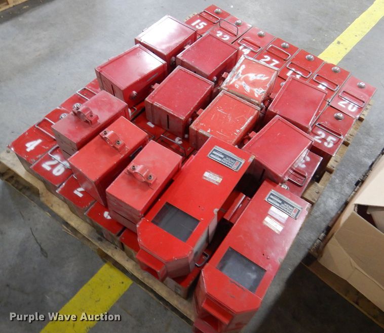 image for item DY9596 Metal fare boxes