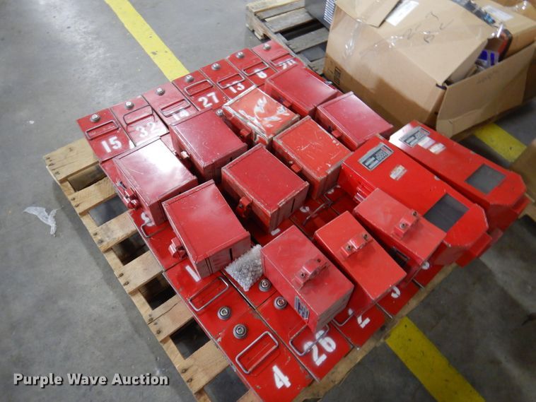 image for item DY9596 Metal fare boxes