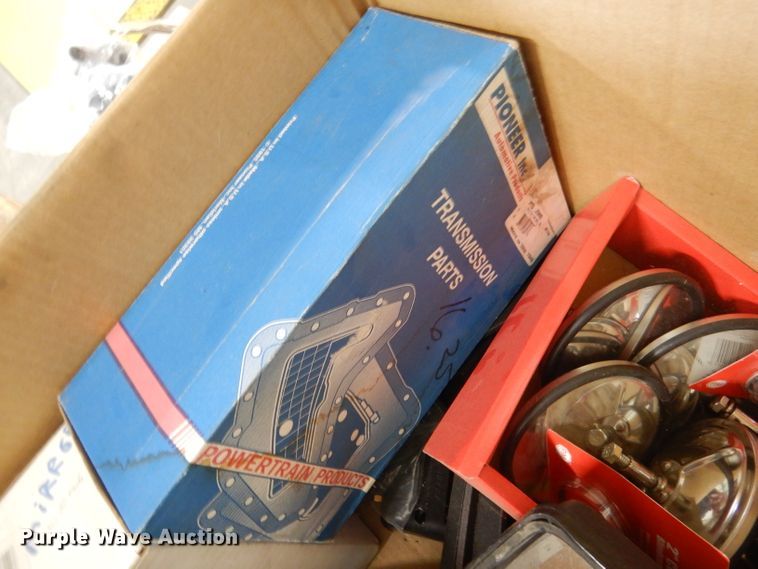 image for item DY9598 Truck parts