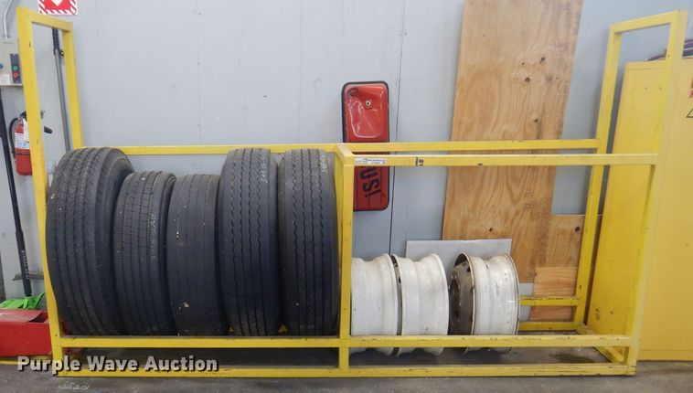 image for item DY9600 (5) tires and wheels