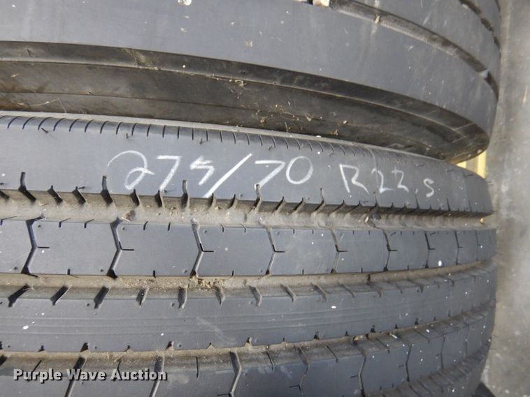 image for item DY9600 (5) tires and wheels