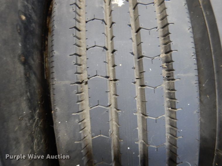 image for item DY9600 (5) tires and wheels