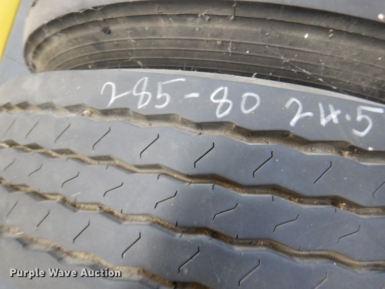 image for item DY9600 (5) tires and wheels