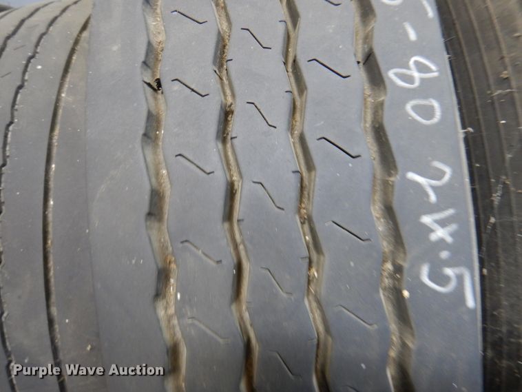 image for item DY9600 (5) tires and wheels