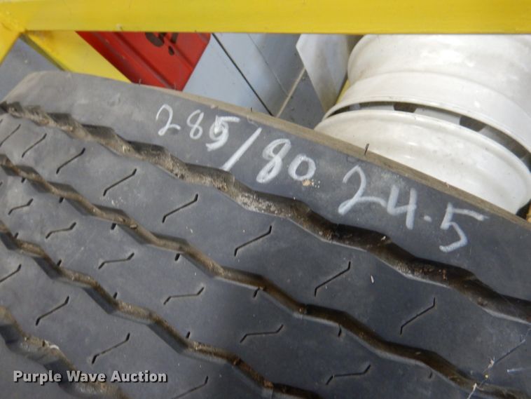 image for item DY9600 (5) tires and wheels