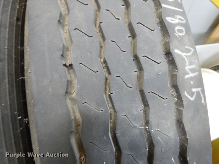 image for item DY9600 (5) tires and wheels