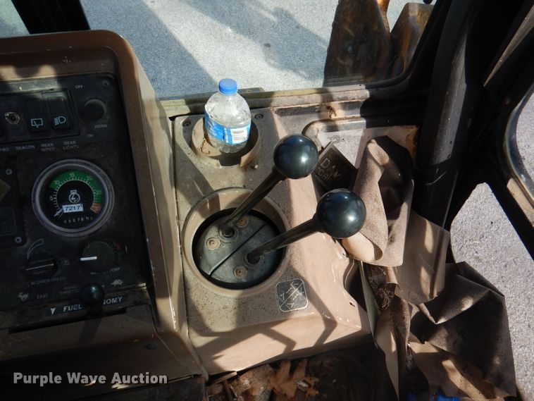 image for item DY9621 1994 John Deere 510D  backhoe