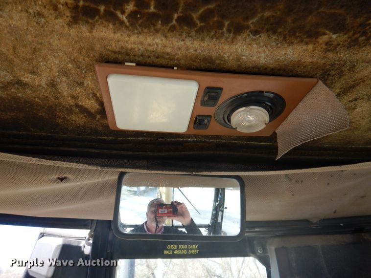 image for item DY9621 1994 John Deere 510D  backhoe