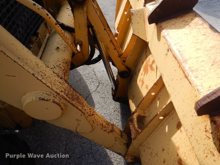 image for item DY9621 1994 John Deere 510D  backhoe