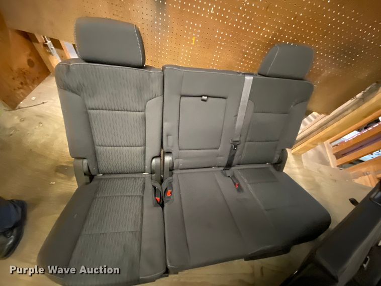 image for item EL9588 (4) seats