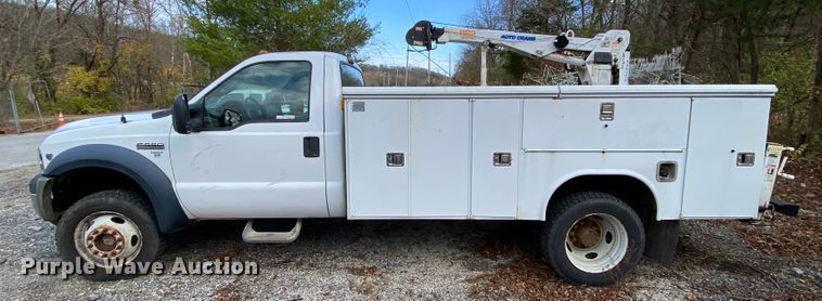 image for item EL9603 2006 Ford F550 Super Duty  utility truck