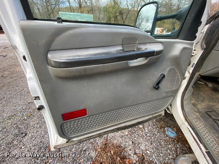 image for item EL9603 2006 Ford F550 Super Duty  utility truck
