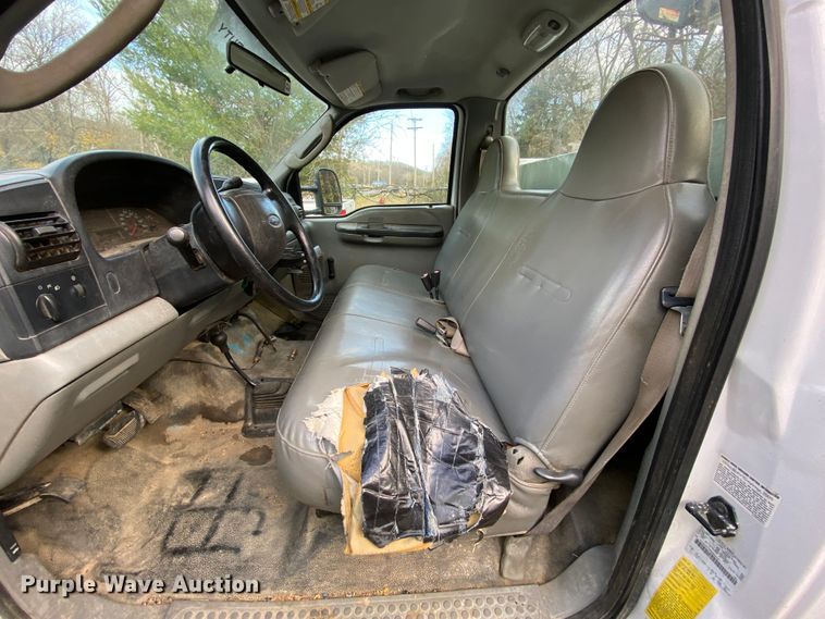 image for item EL9603 2006 Ford F550 Super Duty  utility truck
