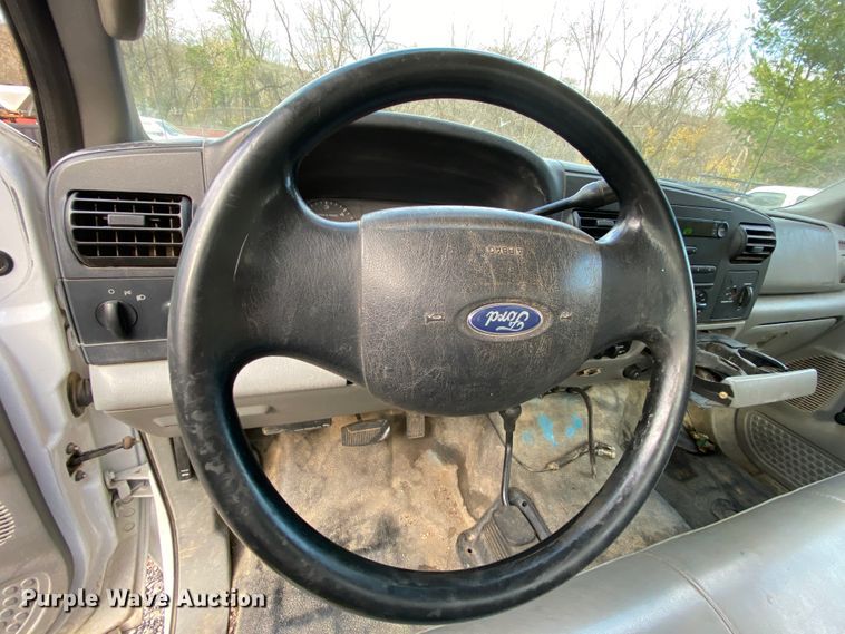 image for item EL9603 2006 Ford F550 Super Duty  utility truck