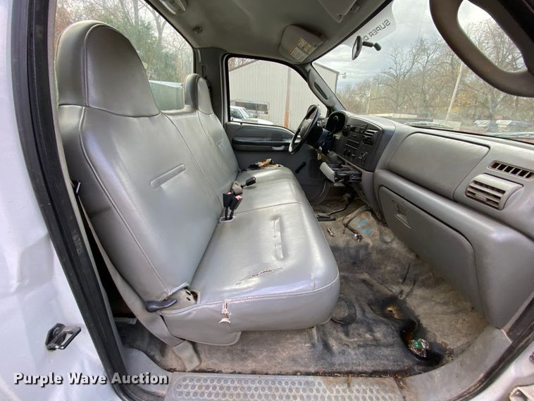 image for item EL9603 2006 Ford F550 Super Duty  utility truck