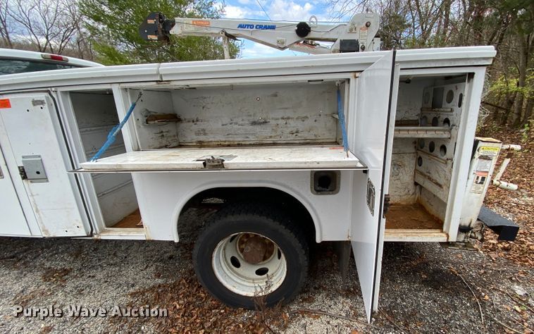 image for item EL9603 2006 Ford F550 Super Duty  utility truck