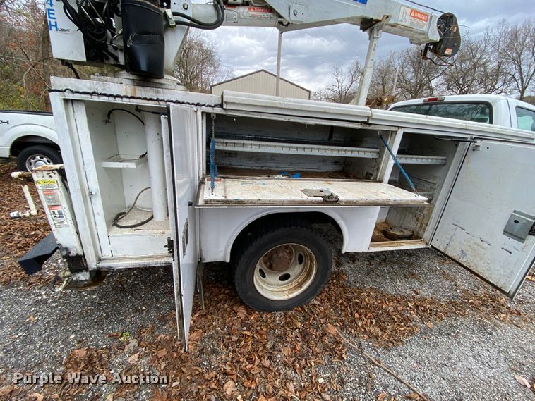 image for item EL9603 2006 Ford F550 Super Duty  utility truck