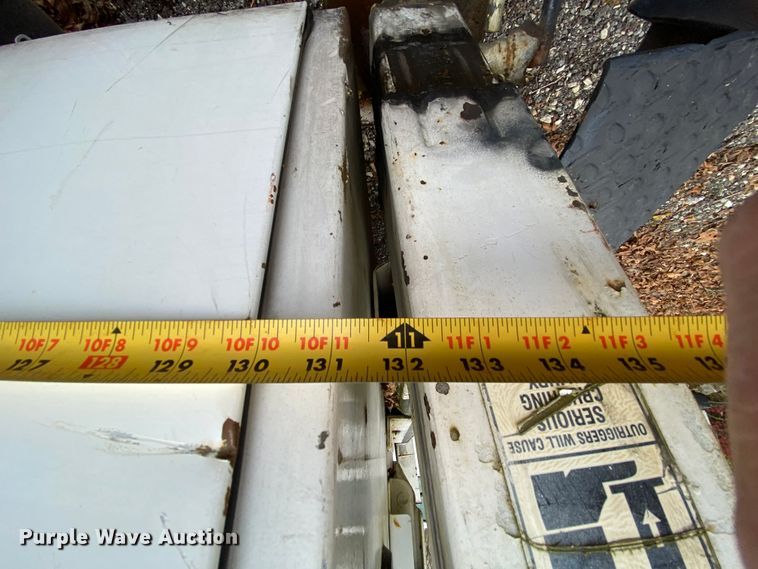 image for item EL9603 2006 Ford F550 Super Duty  utility truck