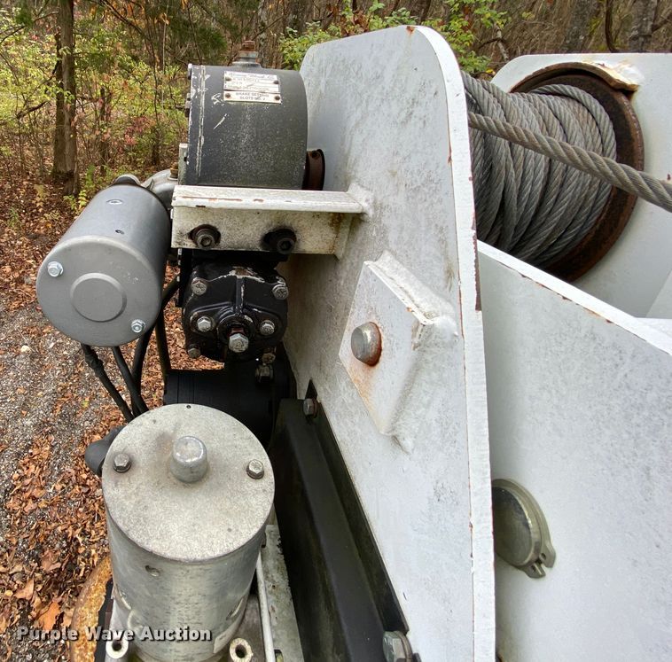 image for item EL9603 2006 Ford F550 Super Duty  utility truck