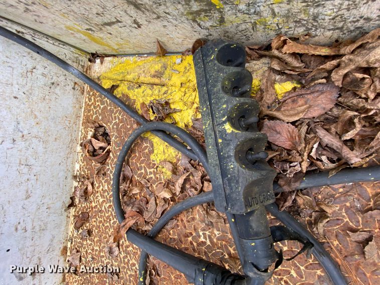 image for item EL9603 2006 Ford F550 Super Duty  utility truck