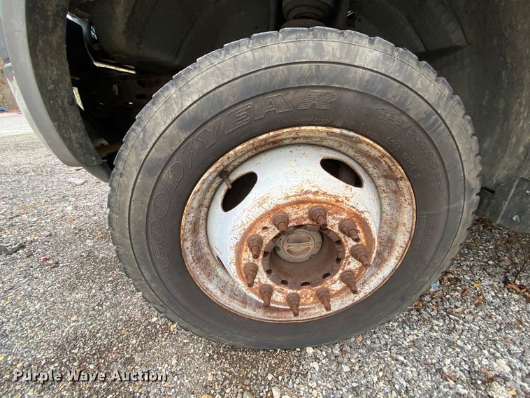 image for item EL9603 2006 Ford F550 Super Duty  utility truck