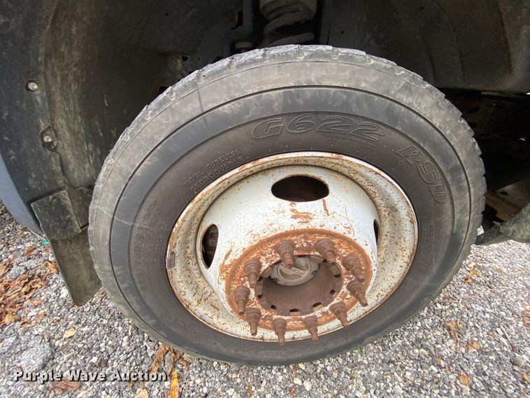 image for item EL9603 2006 Ford F550 Super Duty  utility truck