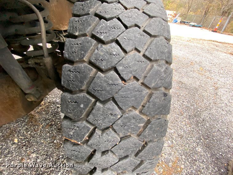 image for item EL9603 2006 Ford F550 Super Duty  utility truck