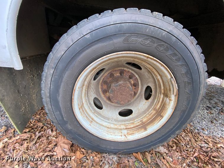 image for item EL9603 2006 Ford F550 Super Duty  utility truck