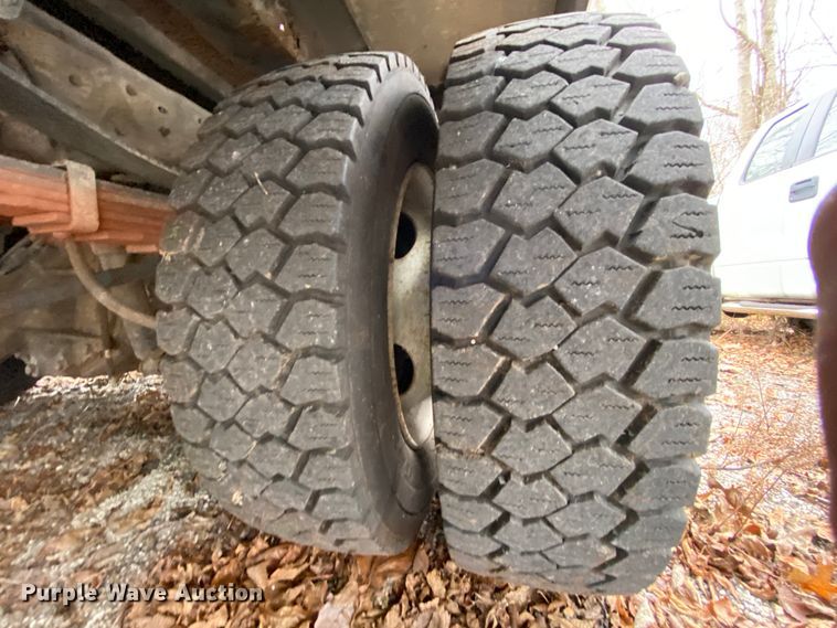 image for item EL9603 2006 Ford F550 Super Duty  utility truck