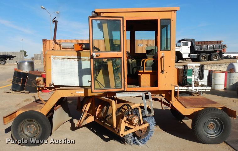 image for item EY9118 Broce  broom