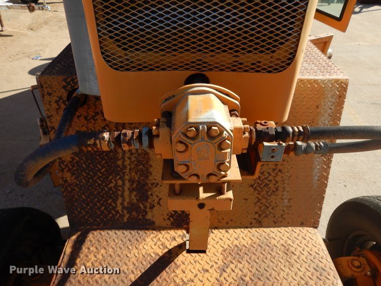 image for item EY9118 Broce  broom