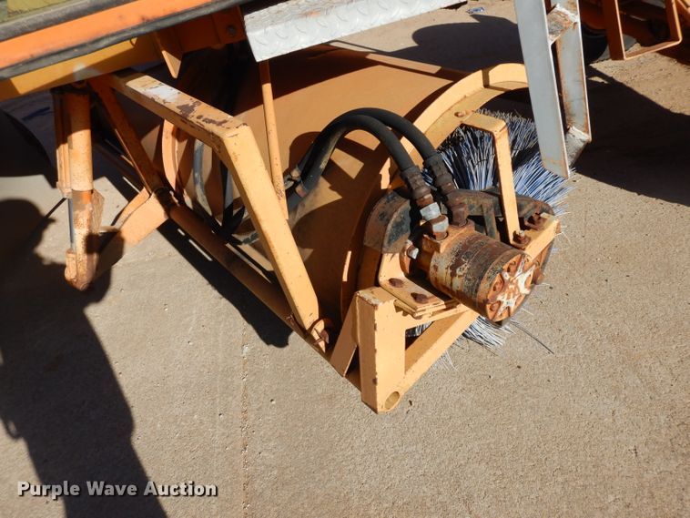 image for item EY9118 Broce  broom