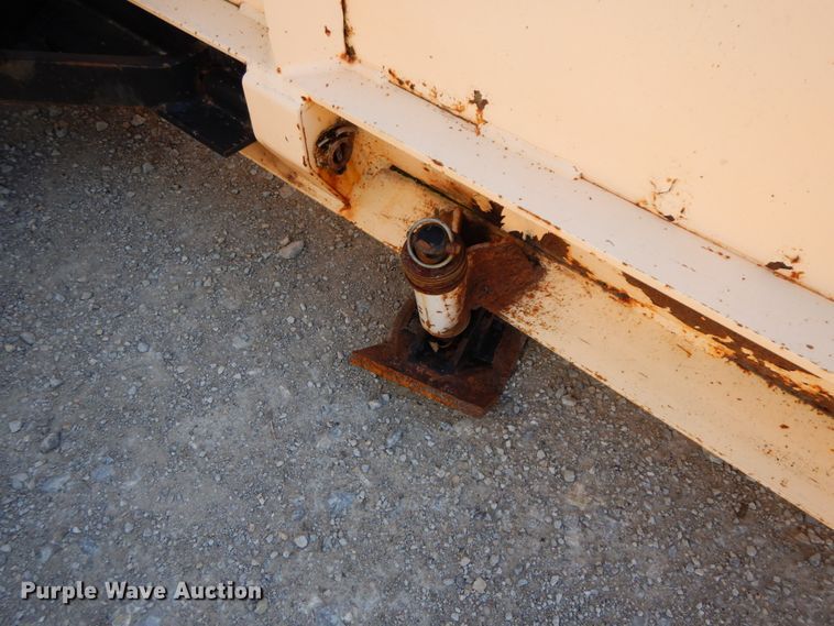 image for item FG9703 1998 Chevrolet C6500  dump truck