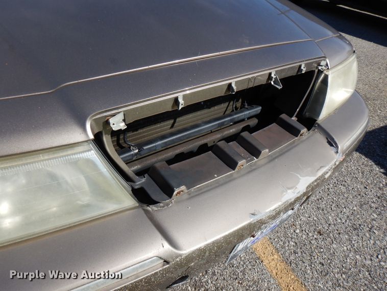 image for item FR9126 2004 Mercury Grand Marquis