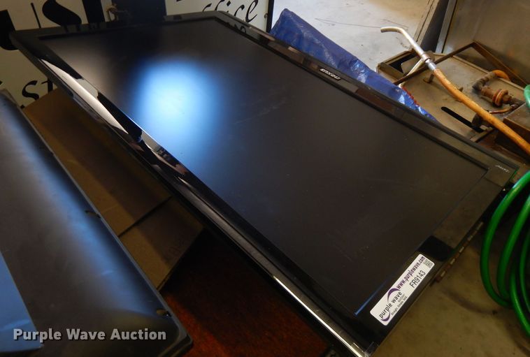 image for item FR9143 (4) Nexus 43" televisions