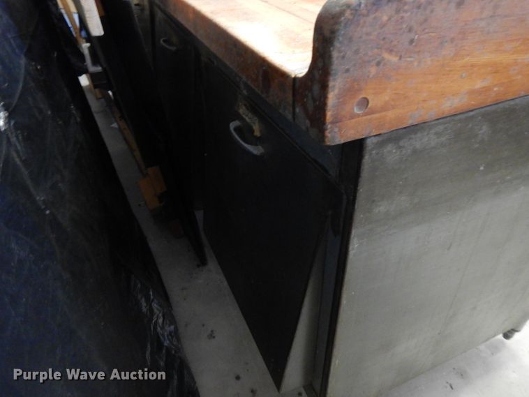 image for item FR9146 Butcherblock top table