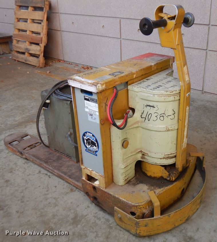 image for item FW9899 Yale MP060C2M2748 pallet jack