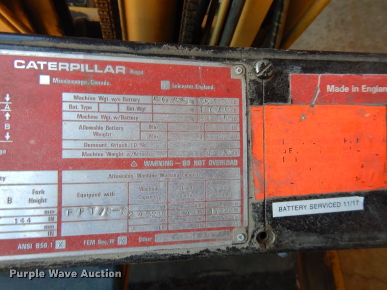 image for item FW9900 Caterpillar MC30  forklift